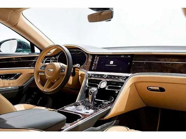 1:Bentley Flying Spur Azure V6 Hybrid, Saloon, Verdant, Bentley Bahrain